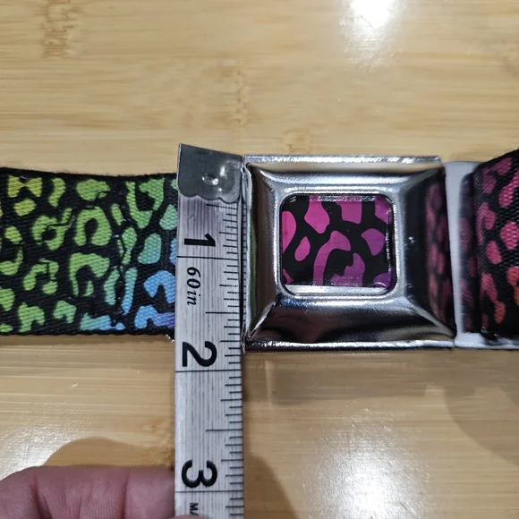 Vintage Y2K Hot Topic Punk Rainbow Pride Animal Print Seatbelt Buckle Belt OS - Picture 11 of 14